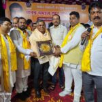 यादव समाज ठाणे जिल्हा आयोजित कार्यक्रमात ठाणे शहर दैनिक पत्रकार संघाचे अध्यक्ष आनंद कांबळे यांना समाज गौरव पुरस्कार